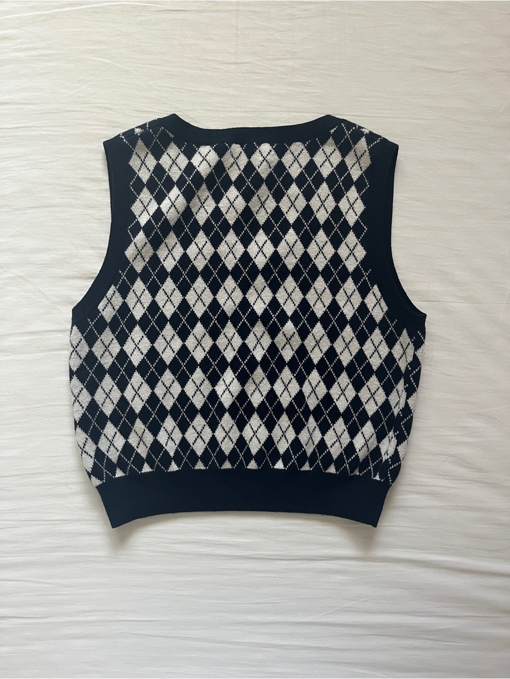 Aritzia Quinn Sweater Vest - Picture 3 of 5